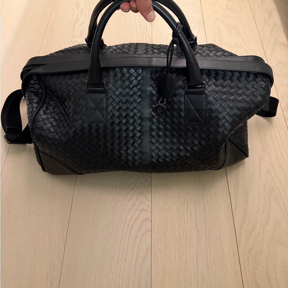 Bottega Veneta Intrecciato Leather Duffel – Black – New